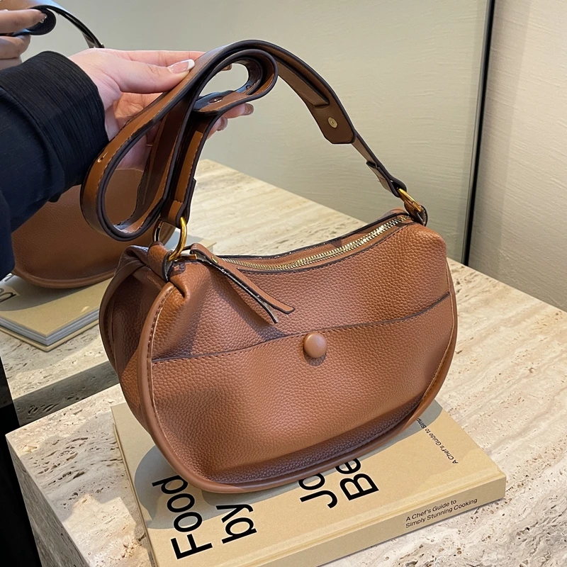 大容量包包女2024新款高级质感小众秋冬百搭单肩斜挎包复古饺子包