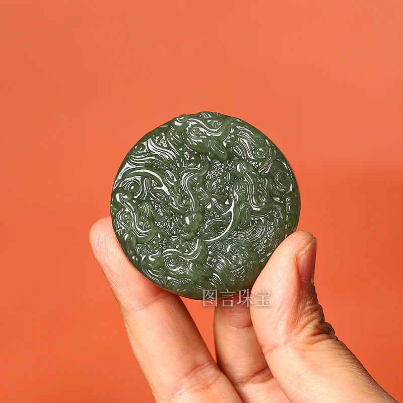 天然和田玉手工雕刻圆牌吊坠生肖龙颈饰双龙戏珠九龙护主大气挂件