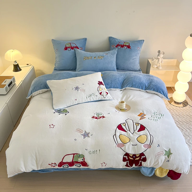 A类高克重加厚牛奶绒 皮蛋超人 秋冬新款不掉毛成人卡通重工刺绣