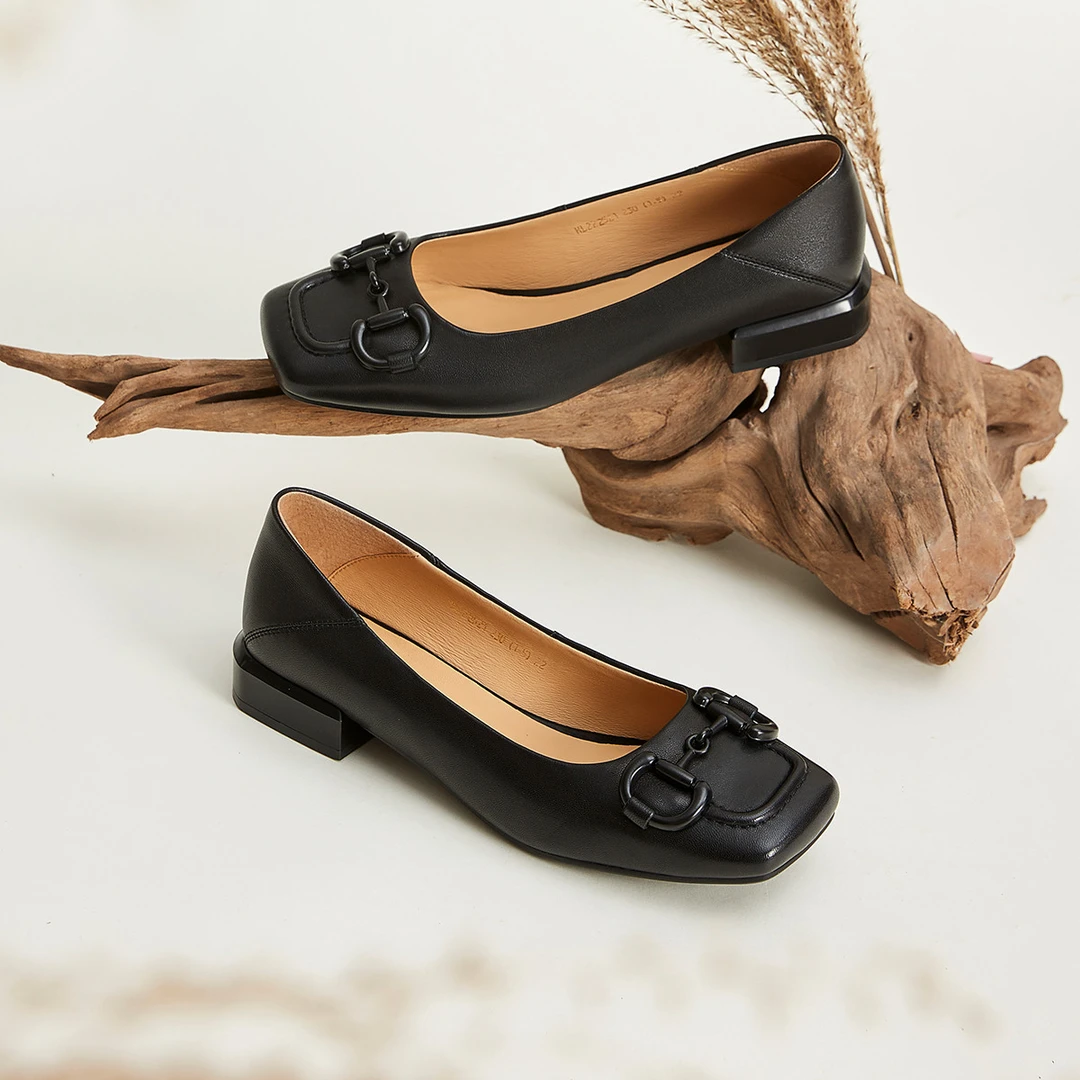 哈森夏季时尚百搭软底纯色简约方头浅口粗跟方跟单鞋HL222521