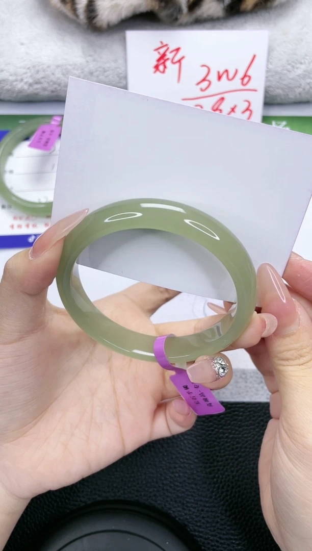 【闪购商品】石英质玉手镯未镶嵌60.8