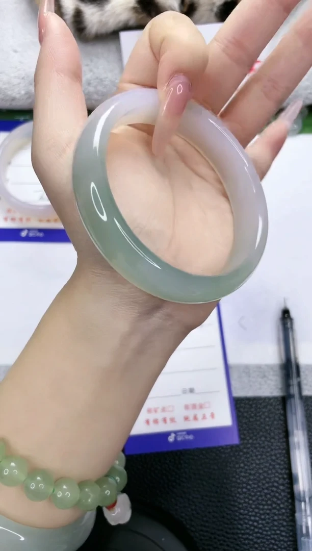 【闪购商品】石英质玉手镯未镶嵌19-60.8