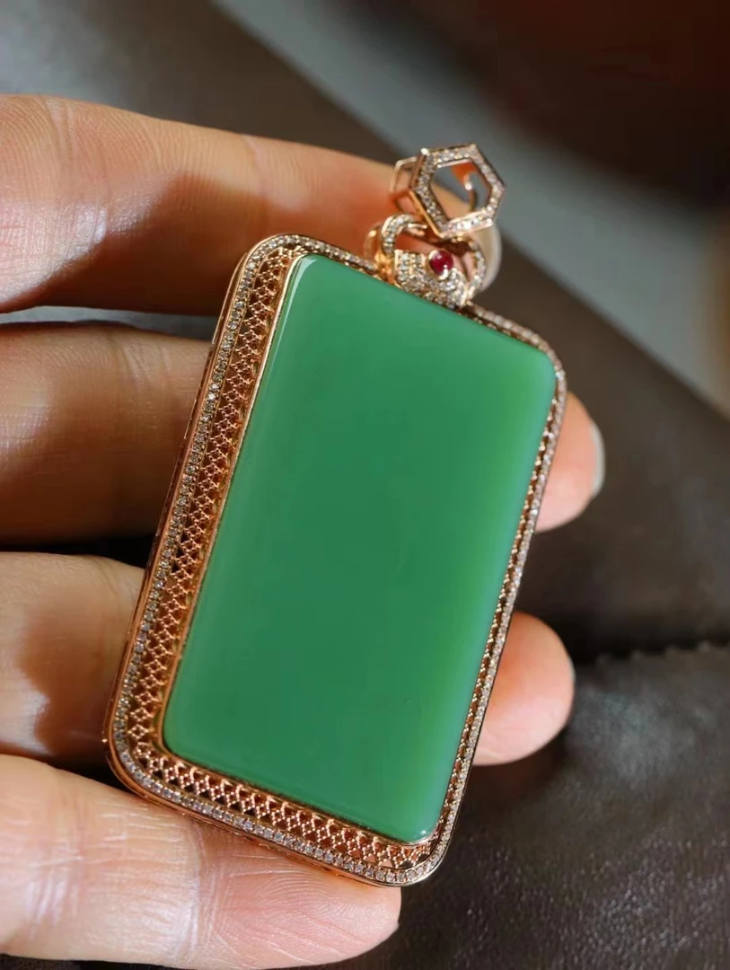 和田玉碧玉冰底粉绿平安牌