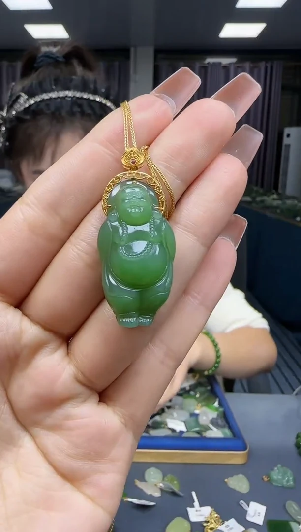 【闪购商品】和田玉吊坠(赠链)18K金镶嵌1