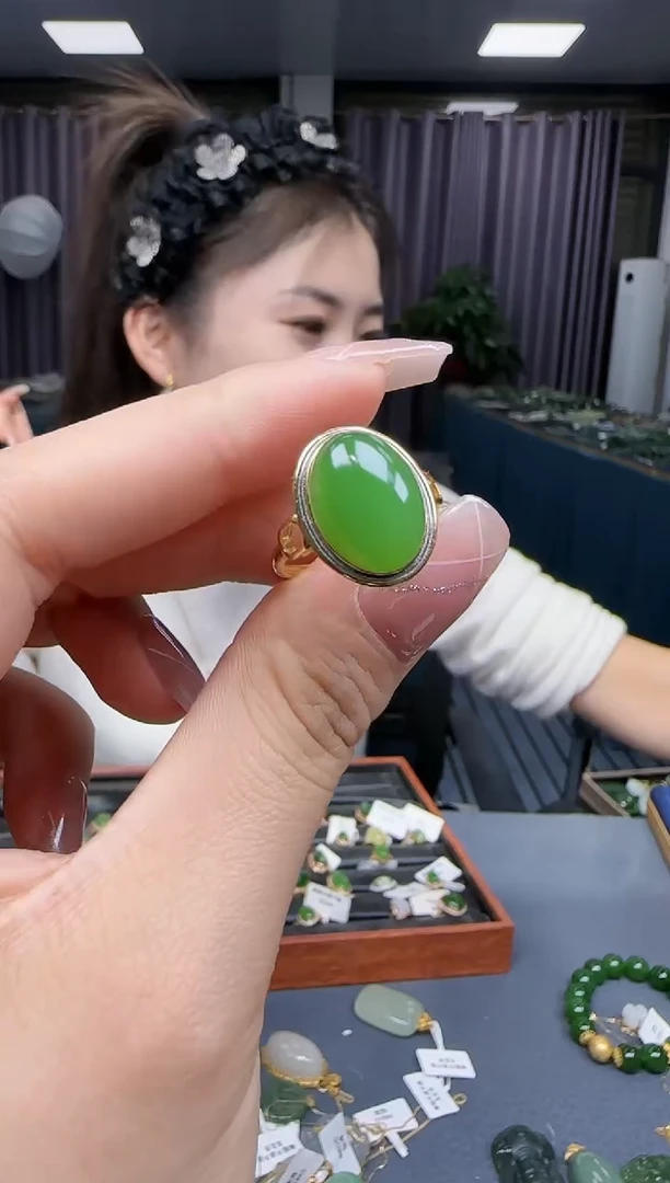 【闪购商品】和田玉戒指18K金镶嵌1