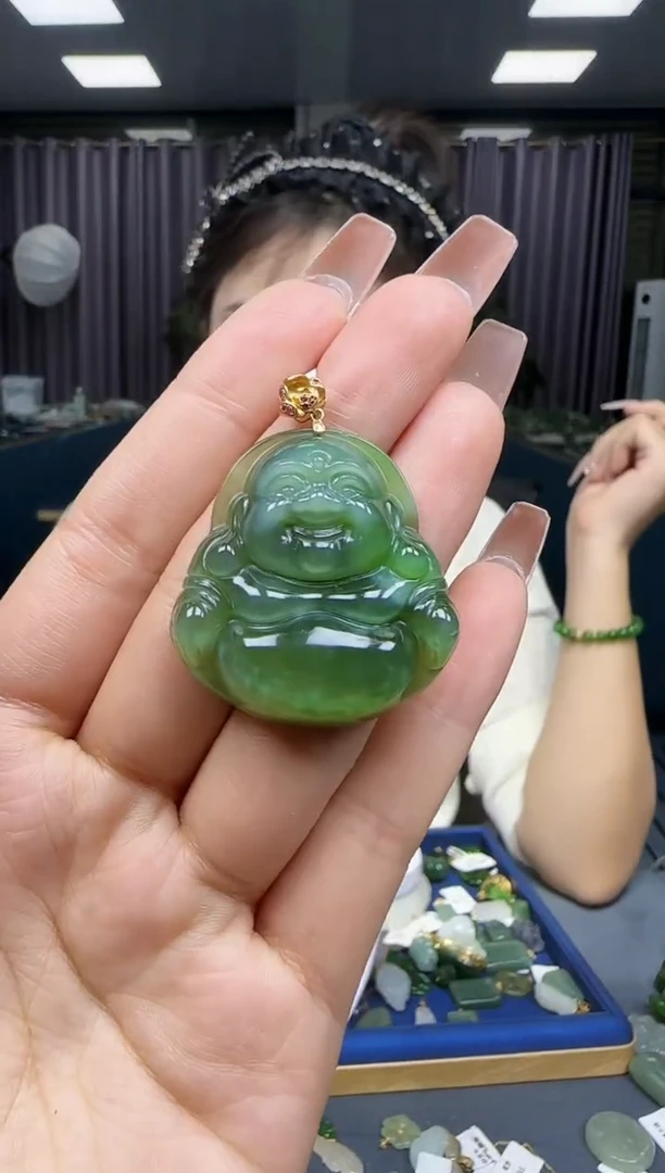 【闪购商品】和田玉吊坠(赠链)18K金镶嵌1