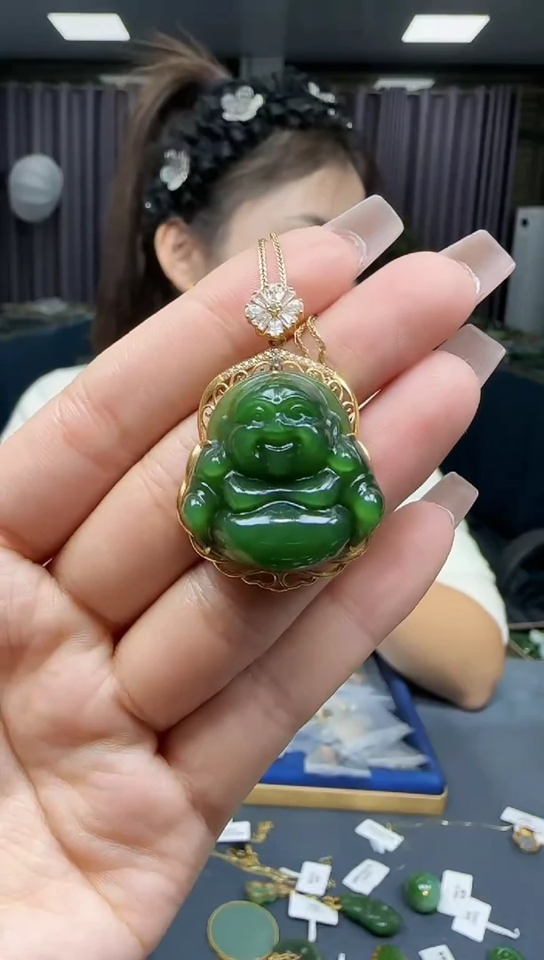 【闪购商品】和田玉挂件18K金镶嵌1