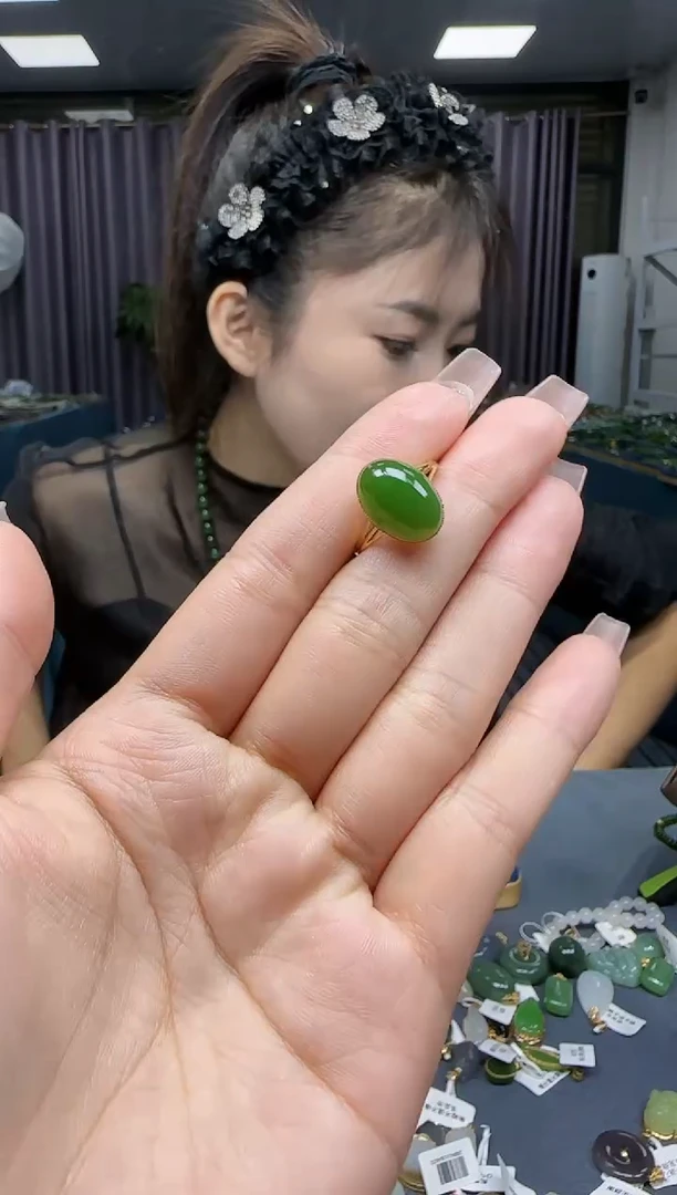 【闪购商品】和田玉戒指18K金镶嵌1