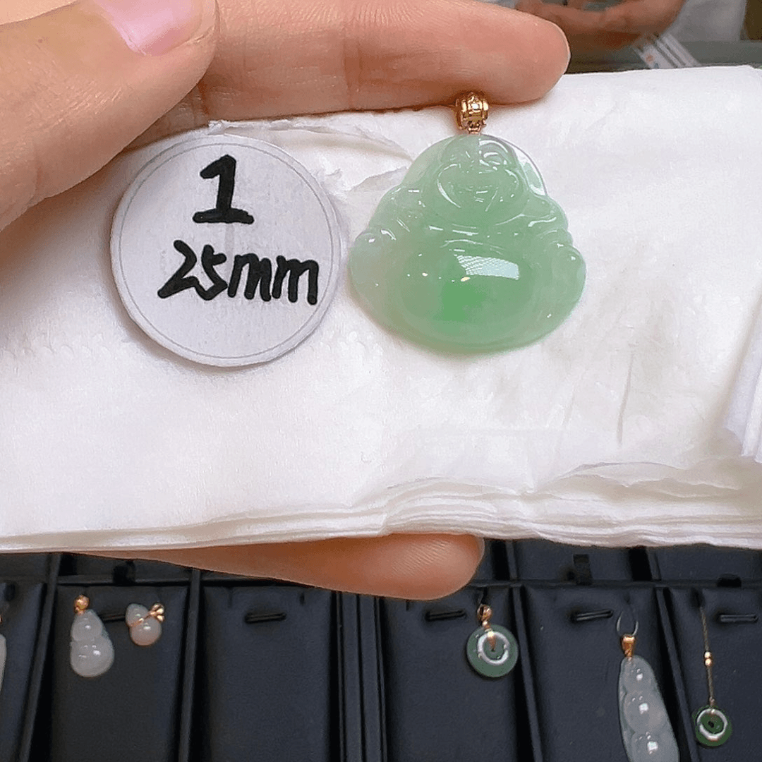 翡翠颈饰18K金镶嵌翡翠