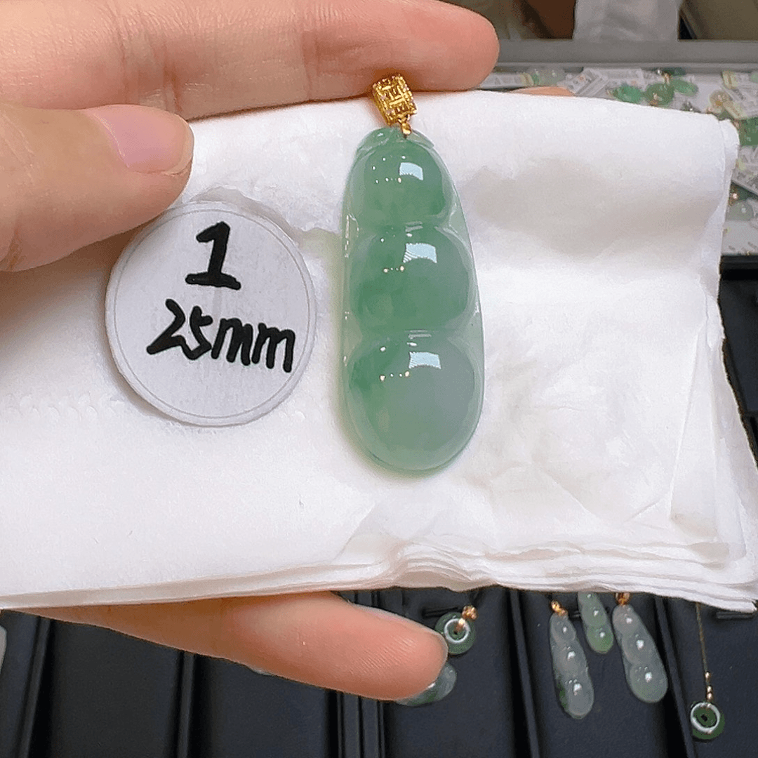 翡翠颈饰18K金镶嵌翡翠