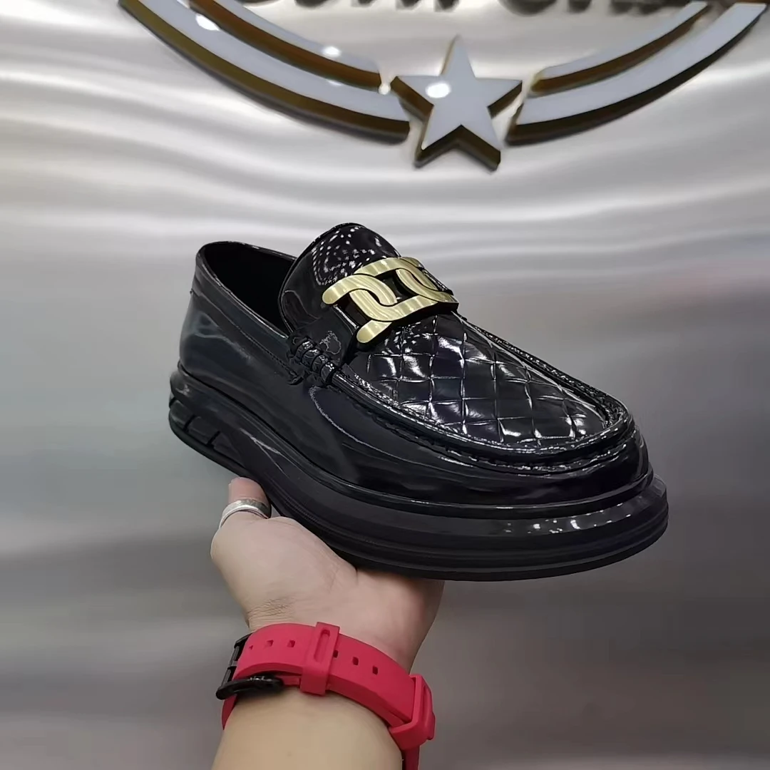 秋冬男士真皮亮面百搭时尚商务休闲鞋一脚蹬厚底潮流漆皮豆豆鞋