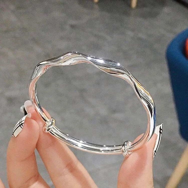 莫比乌斯手镯女扭纹波浪简约ins光面素圈女款镯子新款潮