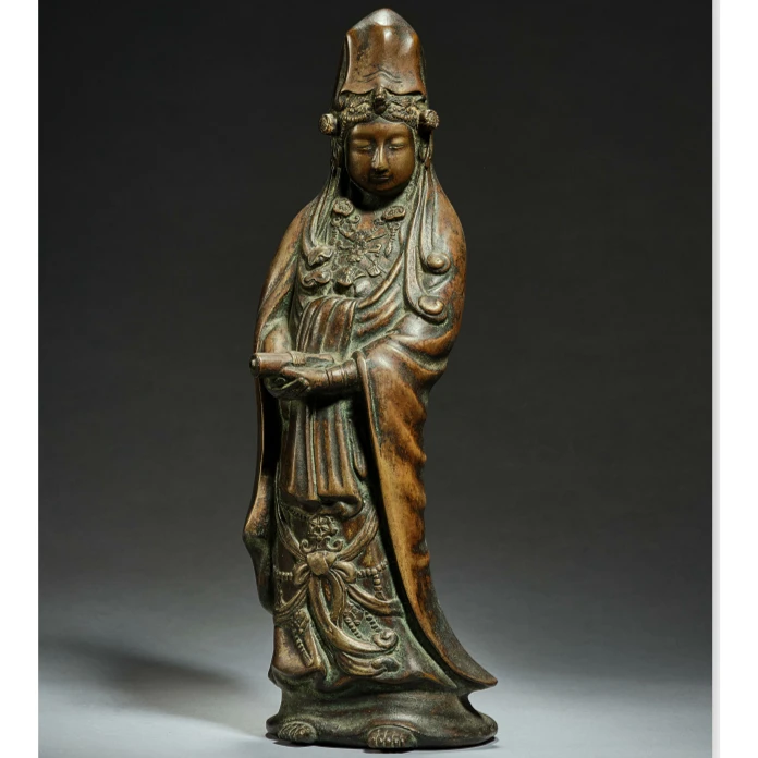 【古董拍卖】 13 清晚期 铜持卷观音立像