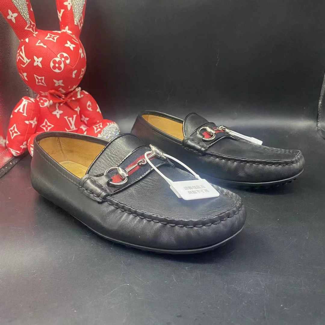 【二奢特惠】GUCCI/古驰 41欧码 男士时尚黑色银色马蹄扣休闲豆豆鞋