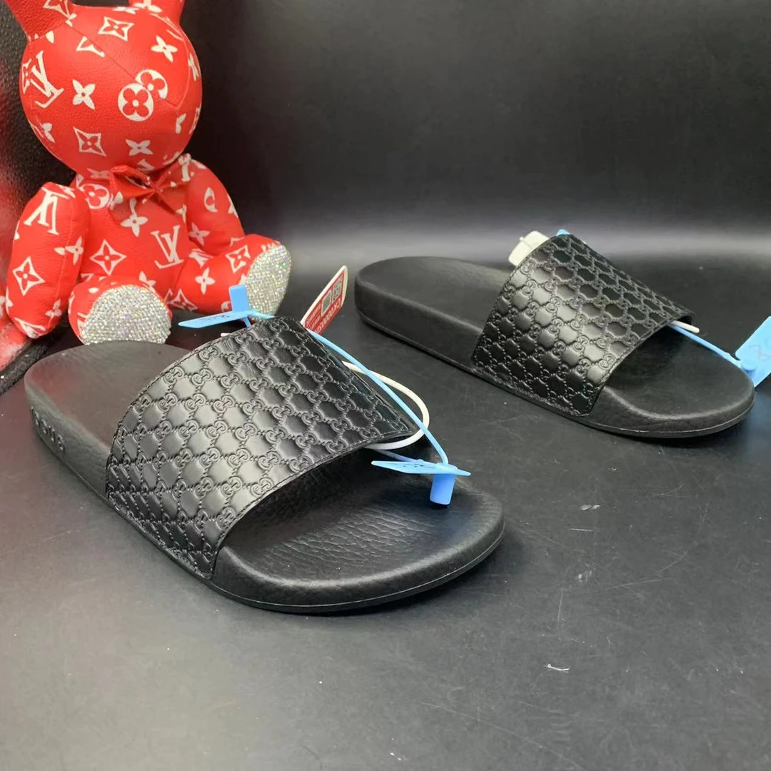 【全新特惠】古驰/GUCCI  41欧码 时尚休闲黑色压印老花软底拖鞋