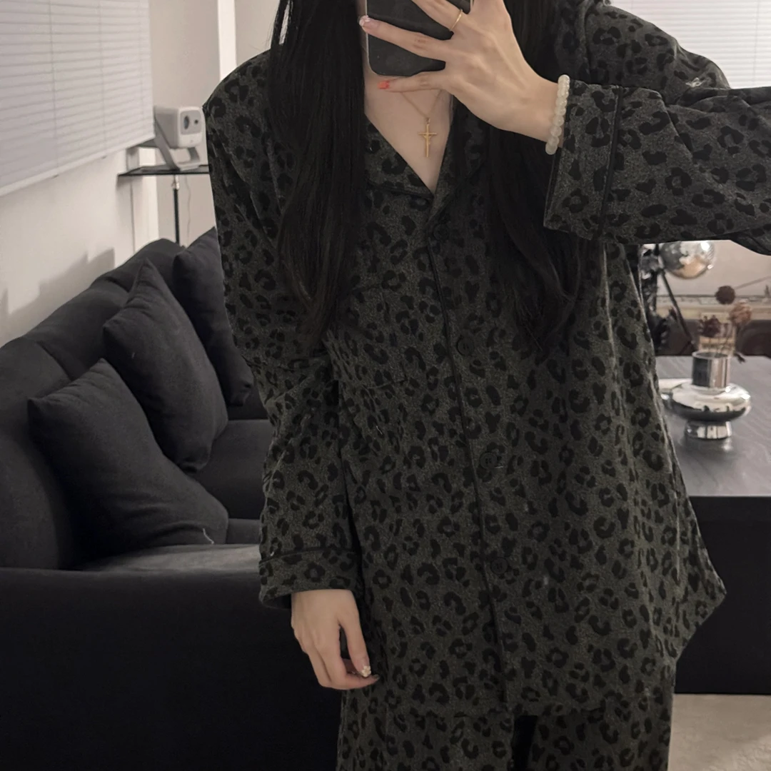 秋冬季上新翻领德绒满印黑点可爱宽松舒适休闲家居服套装