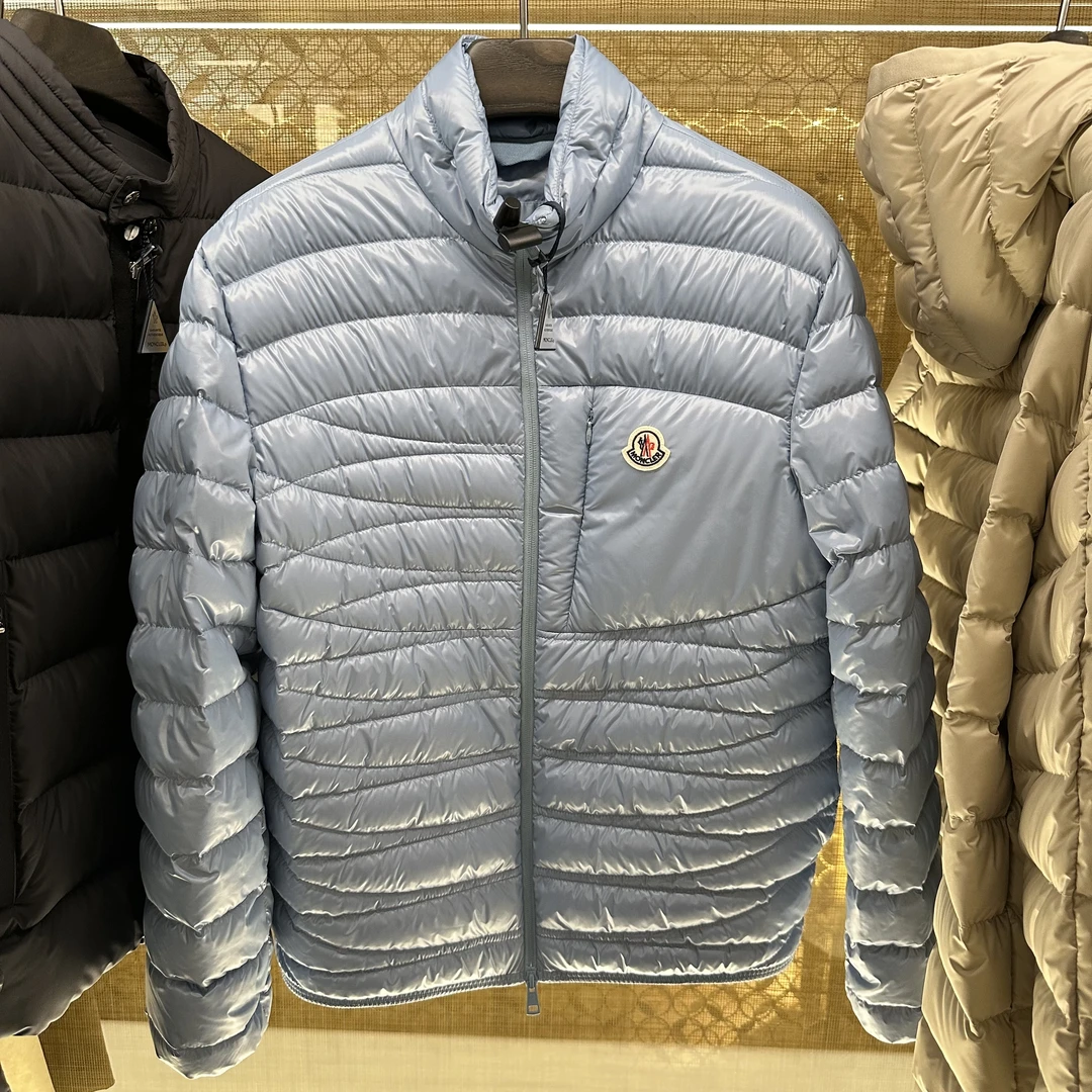 全新未使用 MONCLER 蒙口 leveche 男款浅蓝色羽绒服
