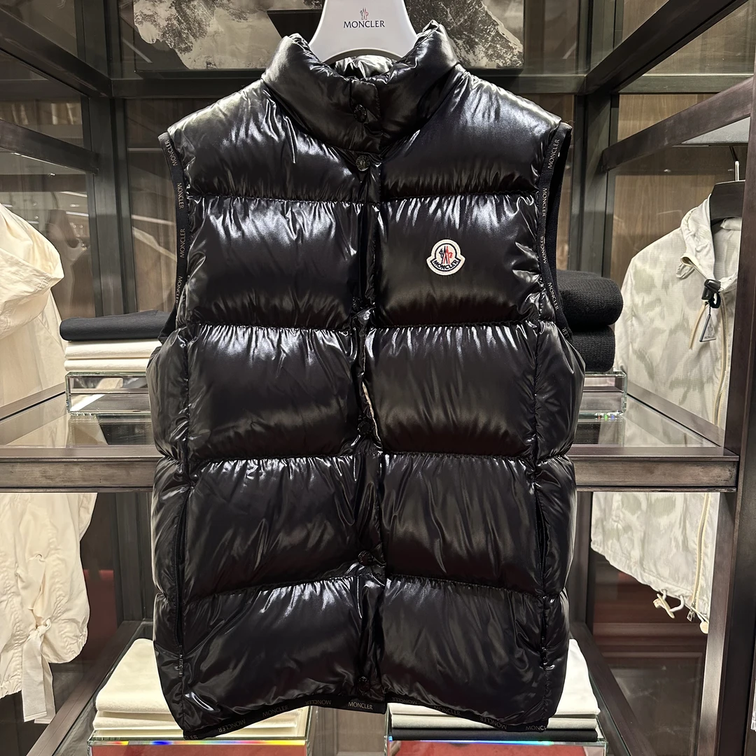 全新未使用 MONCLER 蒙口 badia女生纽扣羽绒黑金马甲经典