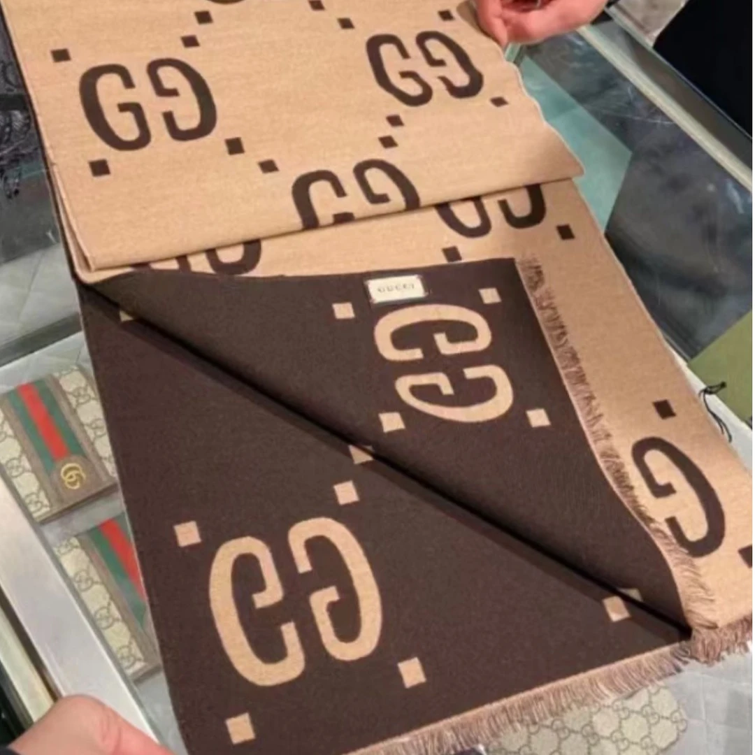 全新未使用 GUCCI/古驰 古驰咖色羊毛老花双面 围巾 尺寸190*35