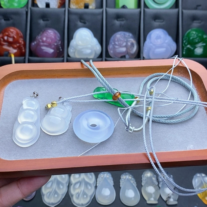 【闪购商品】玛瑙/玉髓颈饰合金阿*