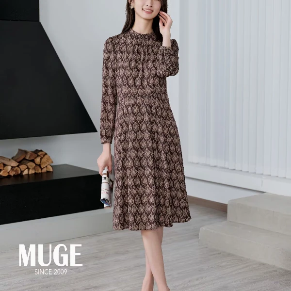 MUGE/慕歌秋款针织打底法式连衣裙碎花显瘦气质长袖时尚复古秋冬