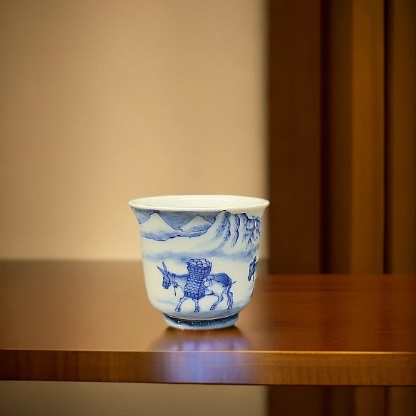 景德镇Zu传窑续真青花晓雪山陶瓷主人杯缠枝行图直口杯