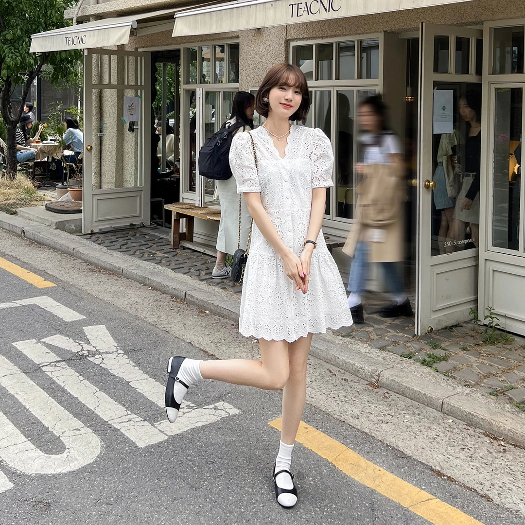 法儿家韩国限定「现货」【千金茶话会】刺绣镂空连衣裙FS301L008