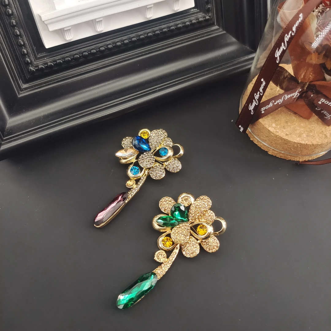 精致小巧镂空如意带别针皇冠配饰AZ282