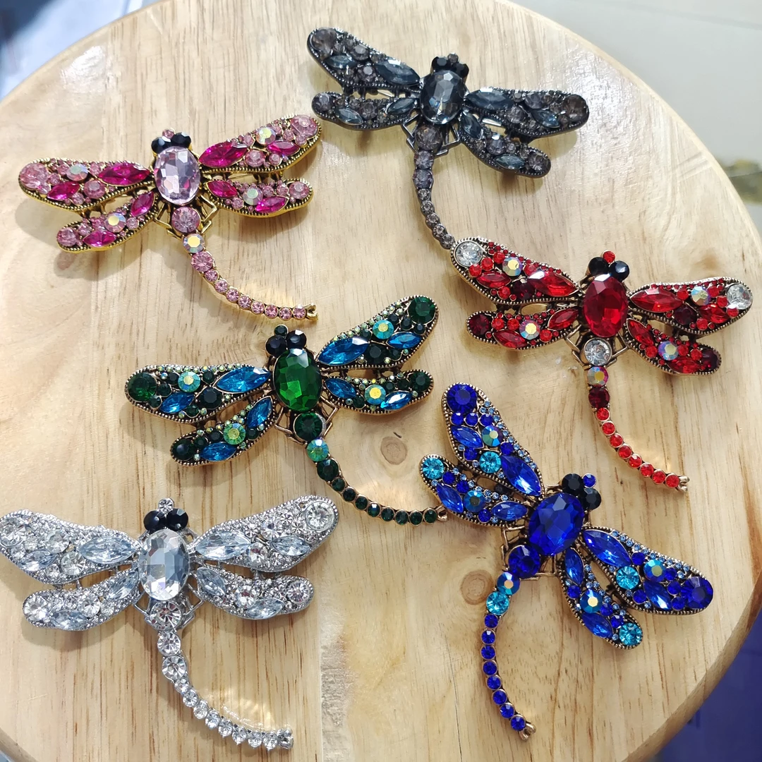 多色满水钻蜻蜓翘尾带别针皇冠配饰单个AZ382