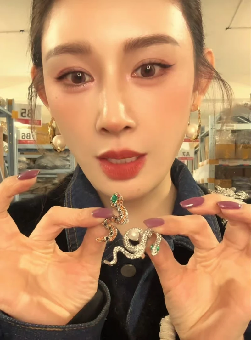 精致小银蛇珠珠带别针皇冠配饰AZ314