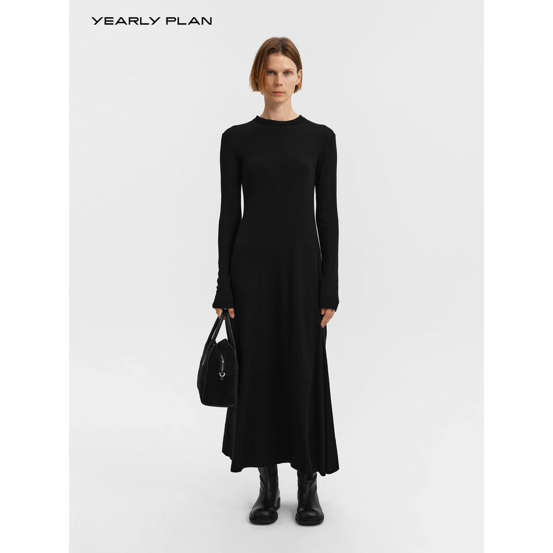 YEARLY PLAN简约针织圆领百搭长袖连衣裙 1758
