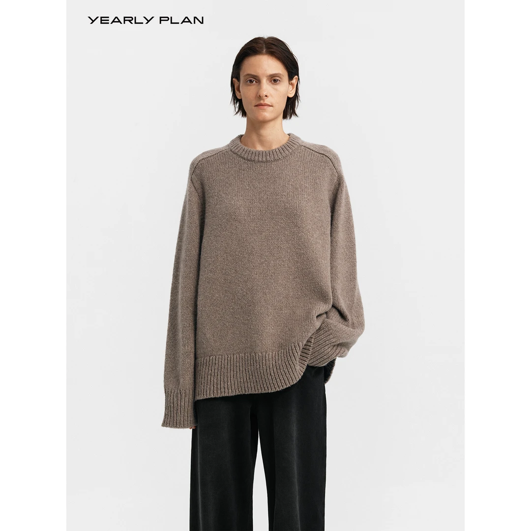 YEARLY PLAN 复古休闲圆领长袖宽松版毛织上衣 1650