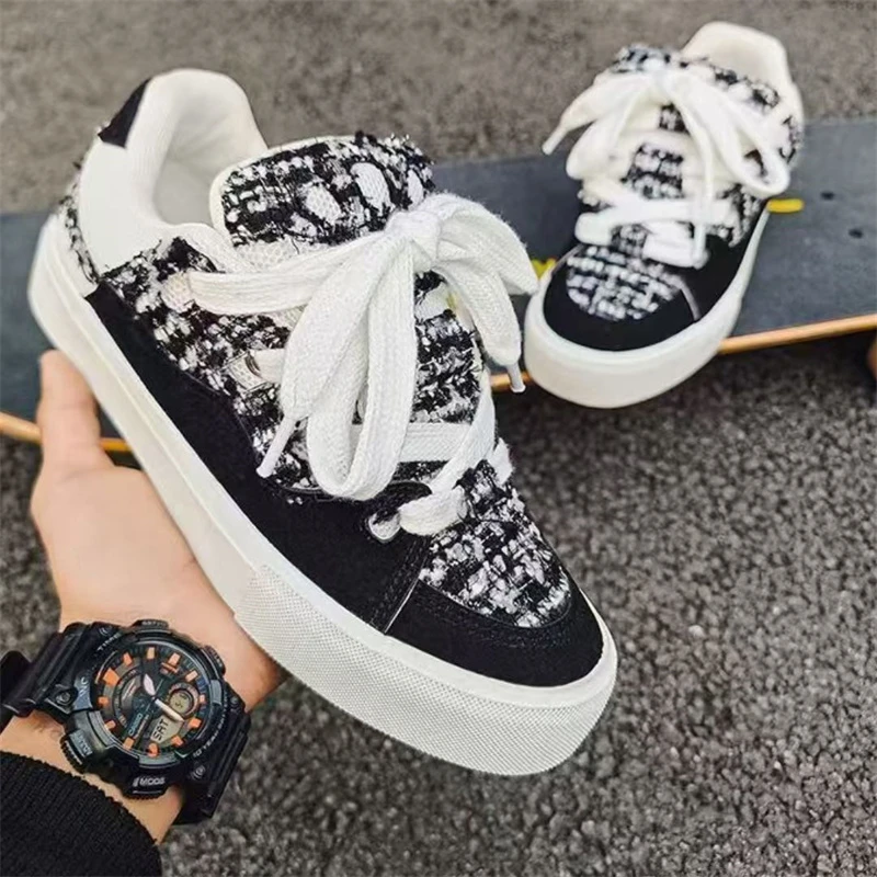 校园高颜值黑白小香风面包鞋翻毛皮帆布百搭小众设计男女滑板鞋