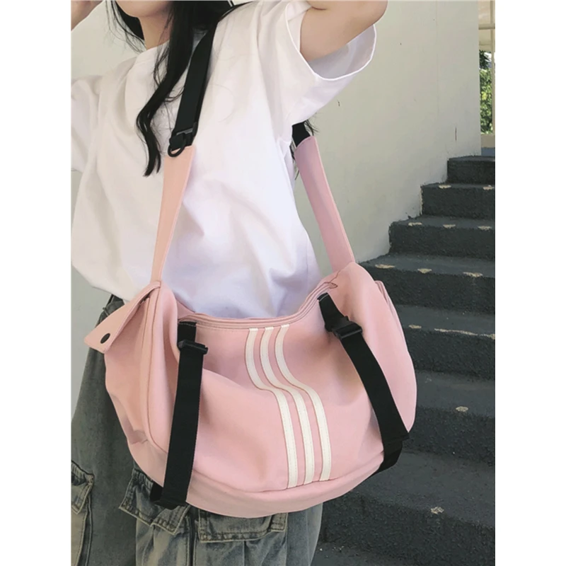 轻便休闲旅行包男简约大容量收纳便携行李包运动健身游泳斜挎包女