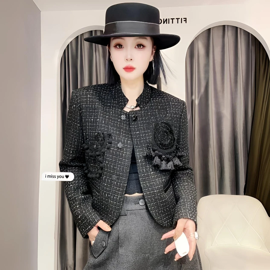 【依尚精选】欧货气质轻奢时尚潮流的冬短款流苏钉珠90羽小香风西装