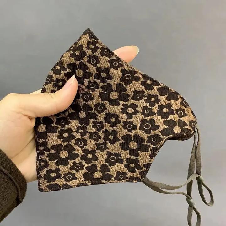 冬季新款小碎花立体口罩防风保暖可以水洗可以调节耳绳女款潮简约