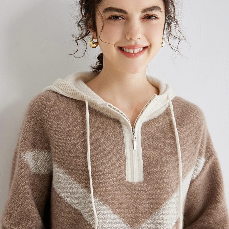 帽衫拼色毛巾绣羊绒衫-X502