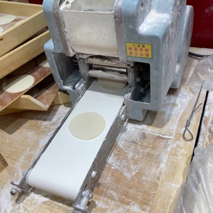 新型全制动仿手工饺子皮机神器