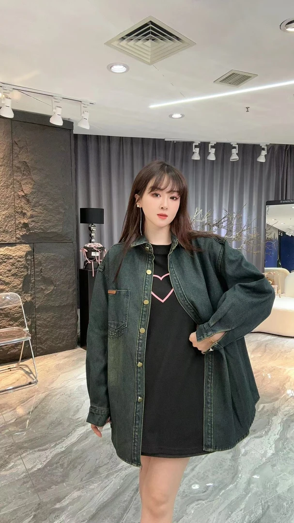 小凉家883*冬季时尚中长款加绒翻领宽松牛仔衬衣女