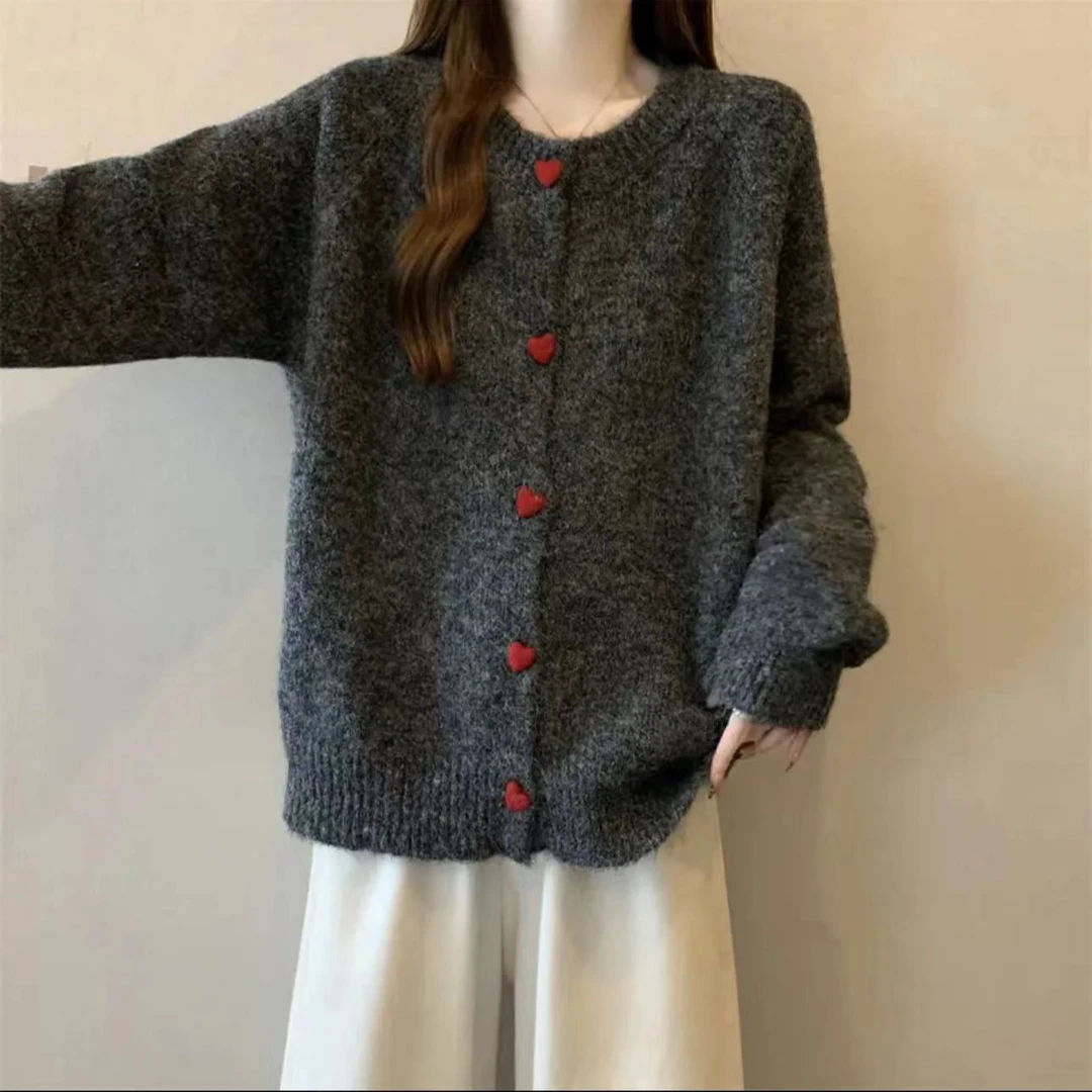 秋季新款大码女装针织外套韩版百搭时尚显瘦宽松爱心纽扣长袖毛衣