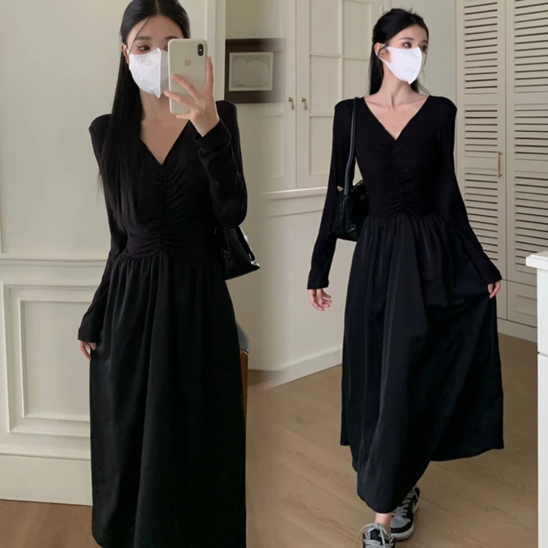 赫本风高级感黑色内搭连衣裙子春秋季新款女装打底长裙小个子9180