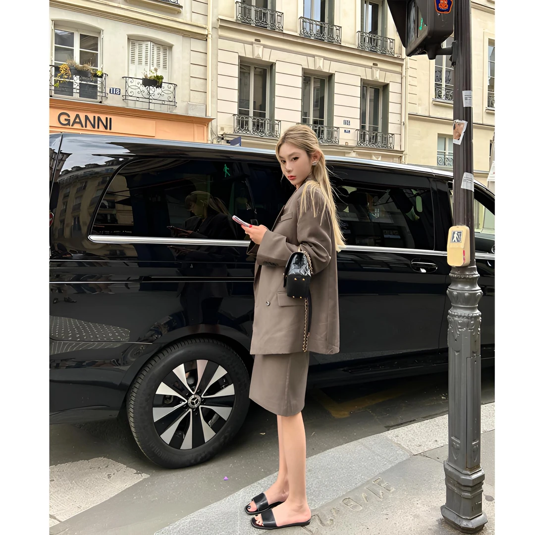 TTS 【专属大女主】咖色西装上衣开叉半裙两件套