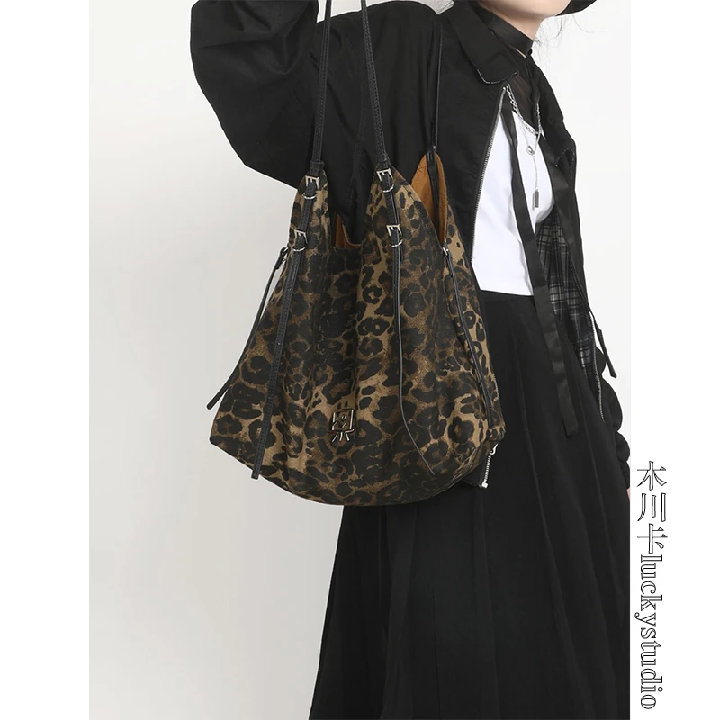 木川卡原创小众双肩带托特包复古慵懒感腋下单肩包豹纹新款