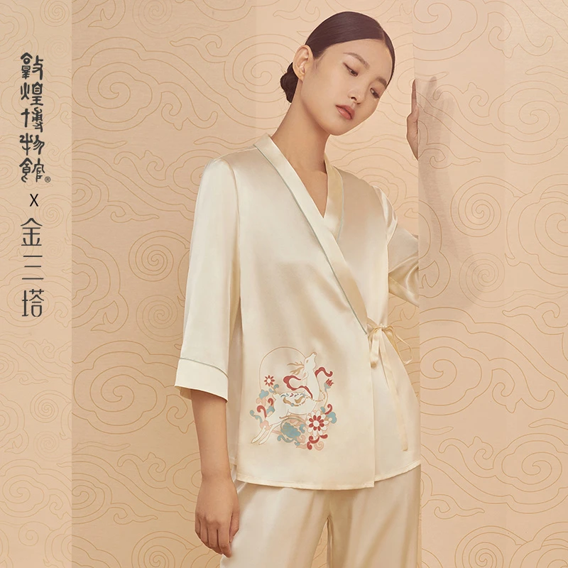 金三塔敦煌联名女重磅真丝睡衣100%桑蚕丝斜襟定位花衣裤套23新品