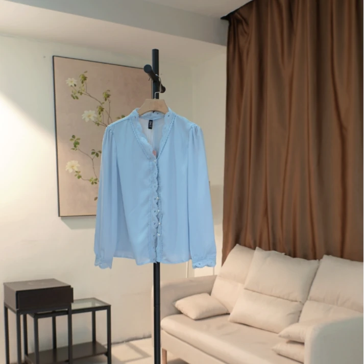 A008  蕾丝拼接肌理纹长袖衬衫女  EW21Q1493A