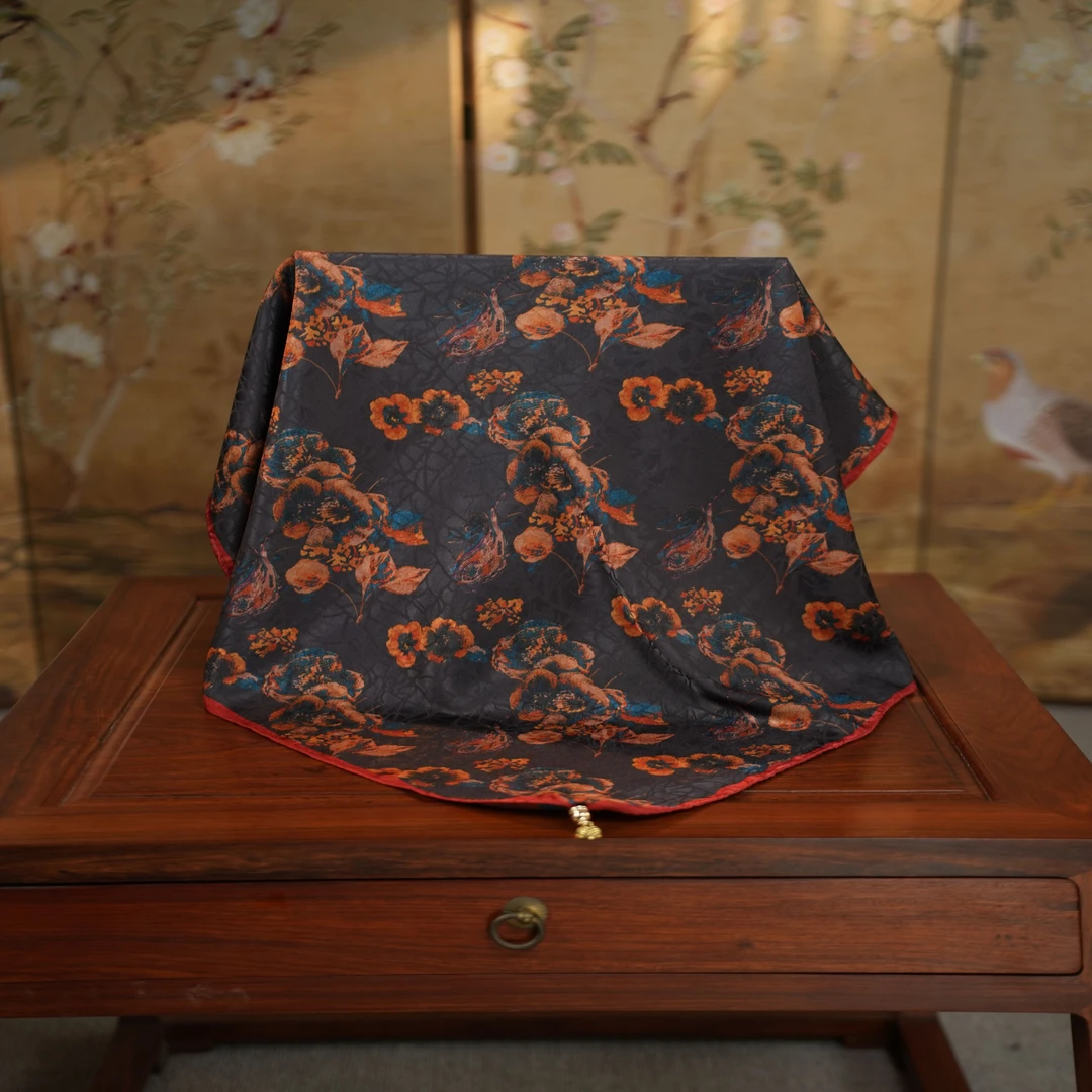 锦悦【香纱古兰】新中式龟裂纹磁吸扣轻奢高定方巾70*70（A481）