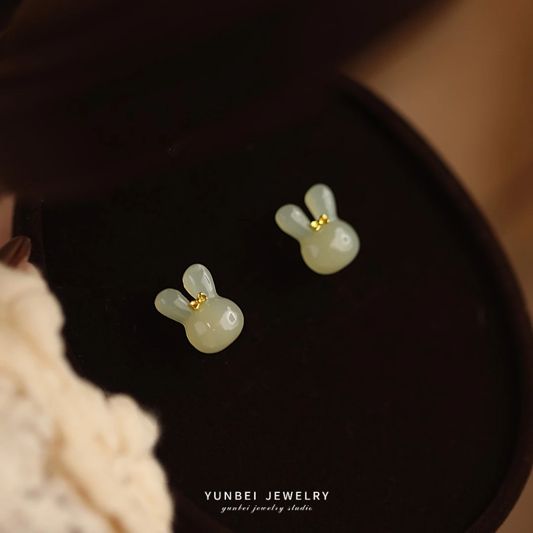 云蓓珠宝 和田玉玉兔纯银耳钉女本命年属兔耳环高级感耳饰新年