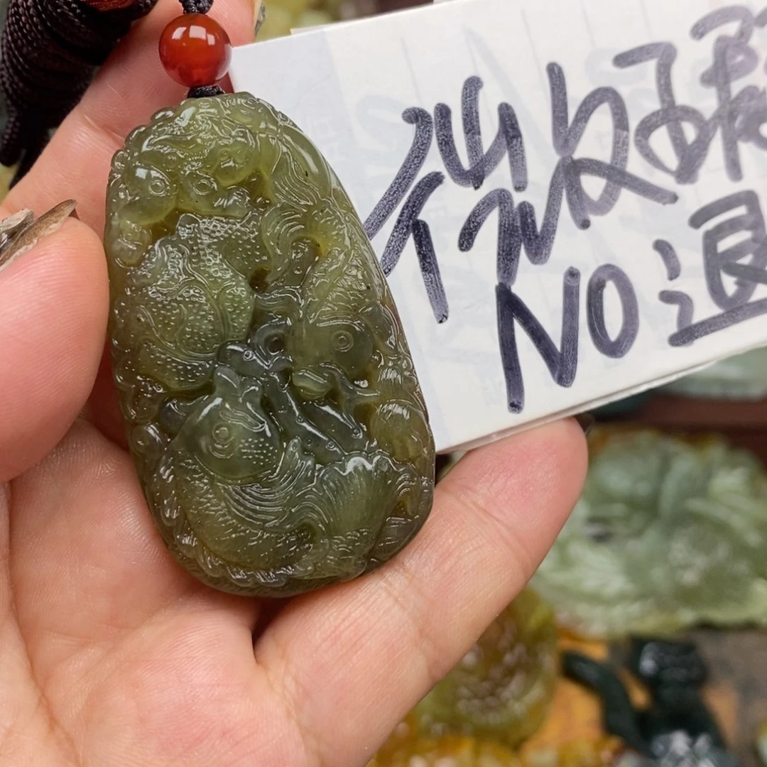 蛇纹石玉颈饰未镶嵌