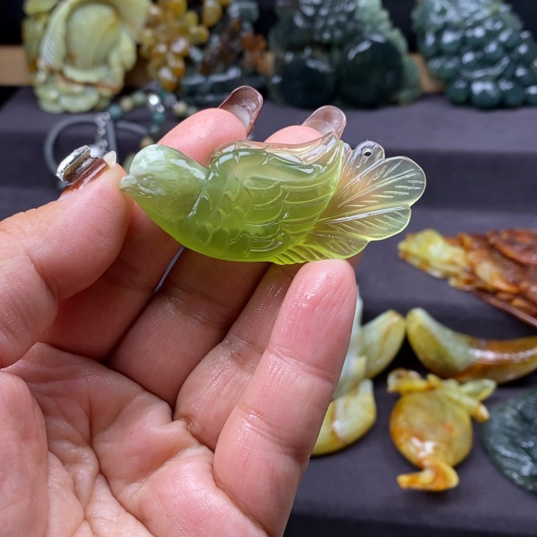 蛇纹石玉颈饰未镶嵌赵*劲