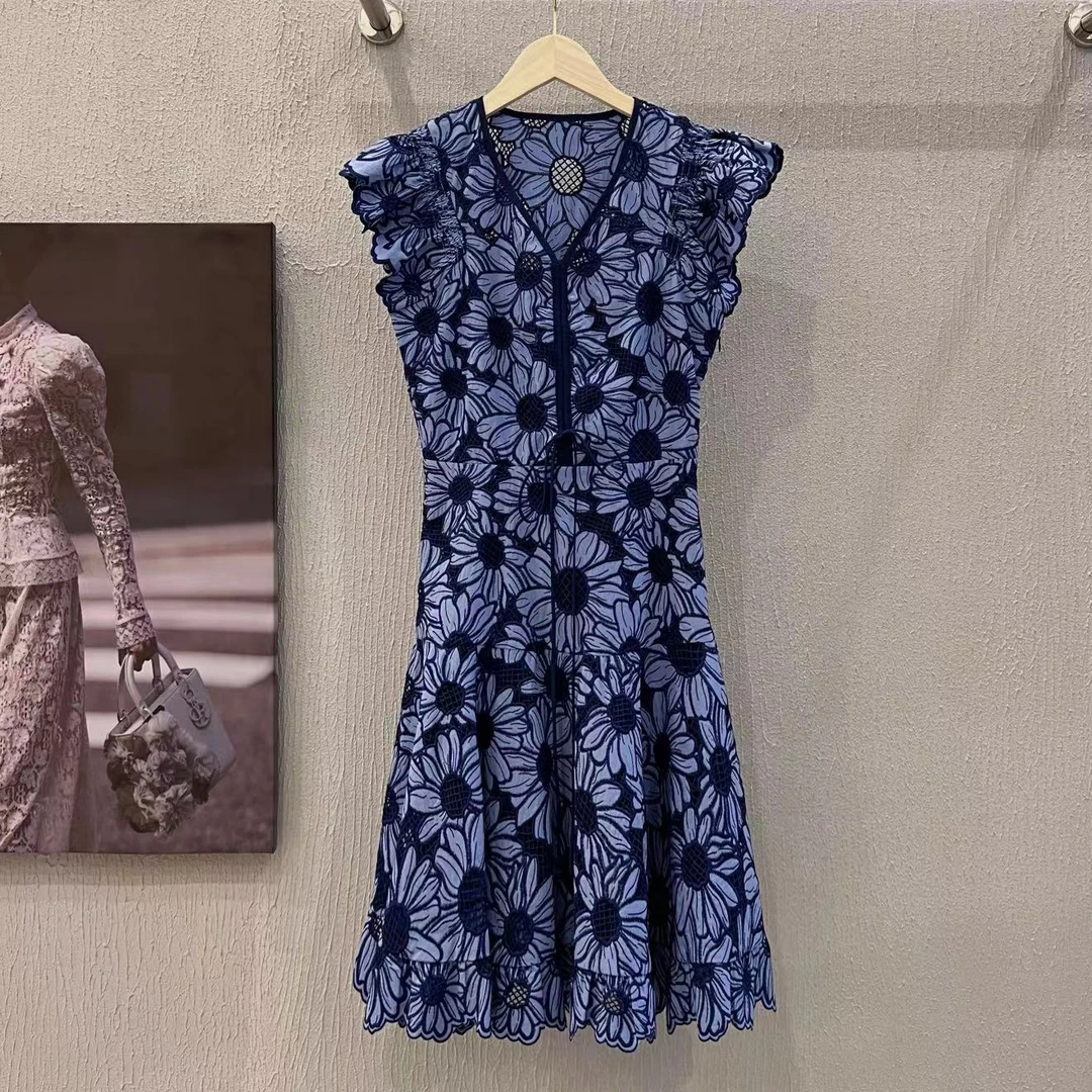 【晨老板】~ceilina【小雏菊】花朵袖刺绣时尚连衣裙69231072